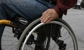 Ελασσόνα: Mαζεύουν καπάκια για αγορά αναπηρικού αμαξιδίου