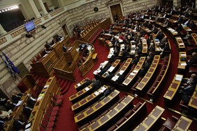 Βαγενά, Παπαδόπουλος και Μπαργιώτας ψήφισαν το σύμφωνο συμβίωσης