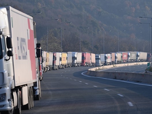 Έμφραγμα στα τελωνεία – έντονες οι παρενέργειες των μπλόκων στην αγορά