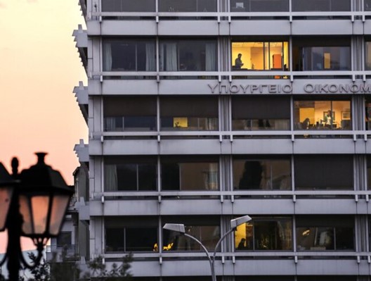 Μέτρα ελάφρυνσης 1,5 δισ. ευρώ για τις επιχειρήσεις