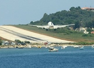 Βρετανοί θα κάνουν ποδαρικό φέτος στο αεροδρόμιο Σκιάθου