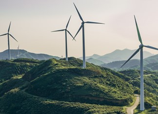 Επενδύσεις 200 δισ. ευρώ στην πράσινη Ενέργεια μέχρι το 2030