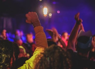 Λάρισα: Τα μπουζούκια στα δικαστήρια κατά των Καφέ - μπάρ