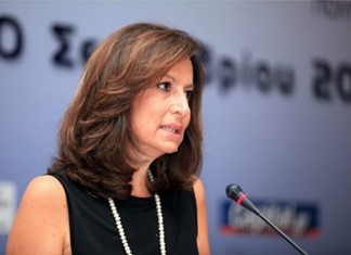 Α. Διαμαντοπούλου: 4,5 δισ. ευρώ για γραφειοκρατία και κλειστά επαγγέλματα