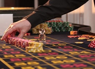 Πονοκέφαλοι Πηλαδάκη με τις οφειλές των καζίνο