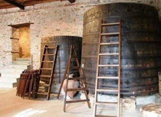 To μουσείο ελιάς και λαδιού κατεβαίνει στο Βόλο