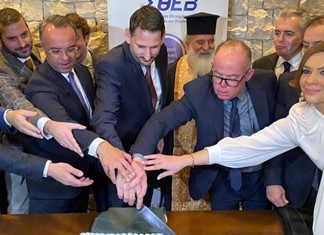 Ο Σταϊκούρας παρέστη στην πίτα του ΣΘΕΒ στη Λάρισα