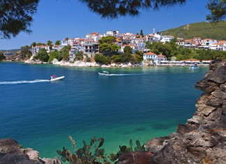 Στο Κατάρ ο δήμαρχος Σκιάθου - Ο Σεΐχης θέλει να επενδύσει στο νησί