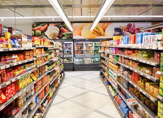 Σβήνουν τα φώτα, επενδύουν σε φωτοβολταϊκά τα σούπερ μάρκετ