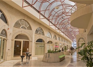 Στόχος μια εμπορική στοά στην καρδιά της Λάρισας