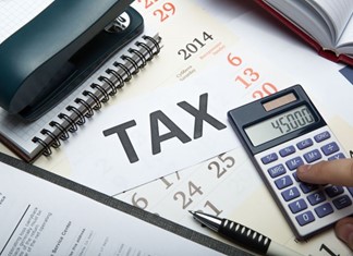 Πώς γλιτώνουν το τέλος επιτηδεύματος 900.000 επαγγελματίες