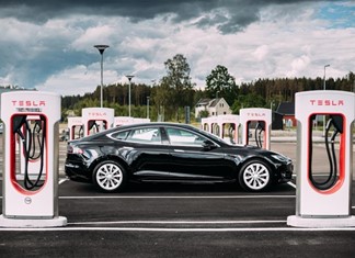 Αθήνα – Θεσσαλία με Tesla και  φόρτιση στη Λαμία