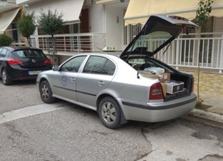 Η Γενική Ταχυδρομική επιστράτευσε τα ταξί στη Λάρισα 