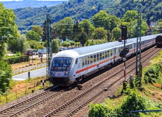 Αυξάνονται από Δευτέρα δρομολόγια και ταχύτητες