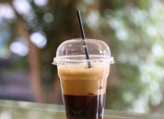 Πράσινο τέλος από το Σάββατο στον καφέ σε πλαστικό