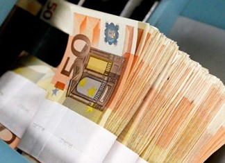 Γιατί δεν φτάνει στην οικονομία το ποτάμι ρευστότητας της ΕΚΤ