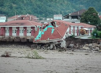 Αγοραστός: Φταίνε εκείνοι που έδωσαν άδειες σε πλημμυρικές περιοχές