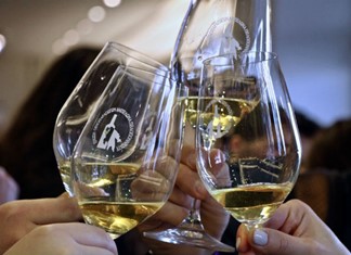 Ο Σκρέκας θα εγκαινιάσει το 2ο φεστιβάλ κρασιού στη Λάρισα