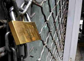 Μία στις τέσσερις επιχειρήσεις «βλέπει» λουκέτο