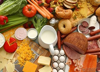 Μείωση του ΦΠΑ ζητά η βιομηχανία τροφίμων