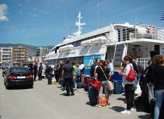 "Οδύσσεια" στο λιμάνι του Βόλου λόγω της απεργίας των ναυτεργατών