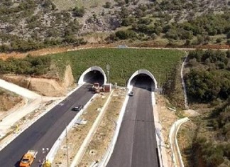 Τέμπη: Κλείνουν τις σήραγγες για ...συντήρηση αλλά εισπράττουν και τα διόδια