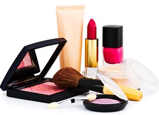 Στα 900 εκ. ο τζίρος των καλλυντικών - Βαρύ έπεσε το πρόστιμο