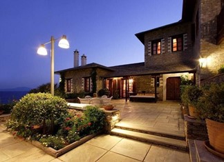 Γατζέα: Μπέρδεψαν το σπίτι Οικονόμου με βίλα Αθηναίου επιχειρηματία