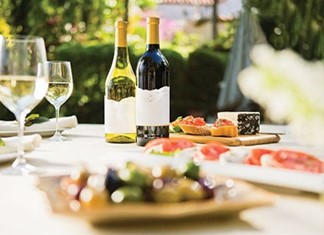 Στη Λάρισα διοργανώνεται το premium φεστιβάλ οίνου και γαστρονομίας Umami