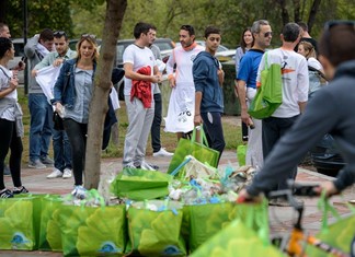 Η ΟΛΥΜΠΟΣ και οι μαραθωνοδρόμοι καθάρισαν τον Πηνειό τρέχοντας 