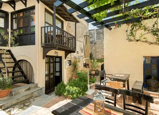 Airbnb: 641 σπίτια με 3.269 κρεβάτια μόνο στην πόλη του Βόλου