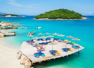 Οι Ιταλοί κατέκλυσαν τις Αλβανικές ακτές