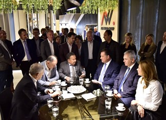 Την Alfa Wood επισκέφτηκε στη Λάρισα ο Άδωνις Γεωργιάδης