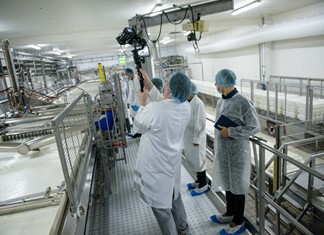 Γυρίσματα του BBC στην ΤΥΡΑΣ για το Brexit