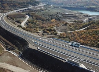 Αθήνα - Λάρισα δέκα λεπτά πιο κοντά με τον Ε65