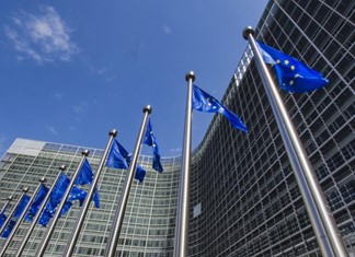 Έλεγχοι για ξέπλυμα σε crypto, κοσμήματα, και ποδόσφαιρο