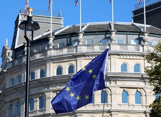 Με αύξηση του δημόσιου χρέους απειλεί η Eurostat