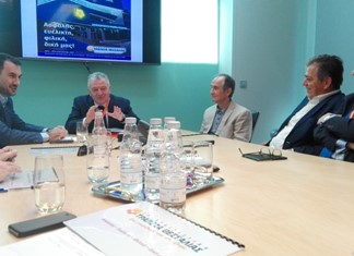 Επίσκεψη Χαρίτση στα γραφεία διοίκησης της Τράπεζας Θεσσαλίας