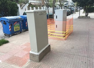 Λάρισα: Όταν οι καμπίνες τοποθετούνται καταμεσής των πεζοδρομίων