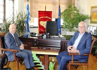 Το ΚΕΠ δανειοληπτών εγκαινίασε στη Λάρισα ο υπουργός Οικονομίας