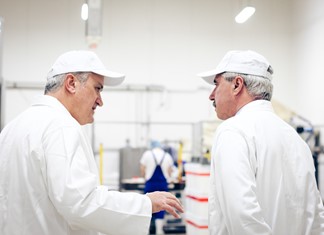 ΤΥΡΑΣ και Lariplast επισκέφτηκε ο Γιάννης Μανιάτης