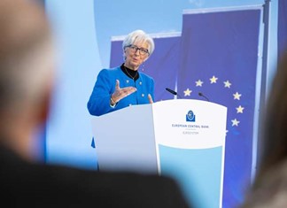 Η μείωση των επιτοκίων ανάχωμα στην επιβράδυνση της Ευρωζώνης