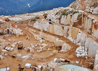 Ικτίνος: Πεντάστερο στην Κρήτη από τον Καρδιτσιώτη μαρμαρά