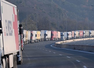 Τα μπλόκα αυξάνουν τον λογαριασμό στις μεταφορές προϊόντων