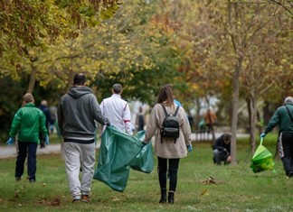 Η ΟΛΥΜΠΟΣ, με το Δήμο Λαρισαίων και τους μαραθωνοδρόμους καθαρίζουν τον Πηνειό