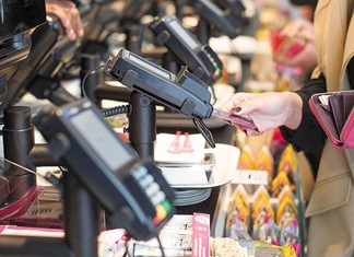 Νέα μεγάλη μείωση των πληρωμών με μετρητά