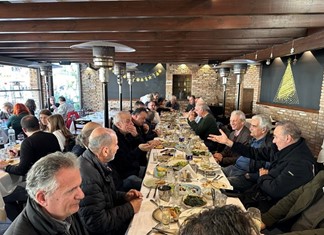 Ενα τραπέζι, πολλές οι χαρές