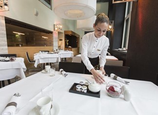 Ξεμένει από ξενοδοχοϋπαλλήλους η Ελλάδα