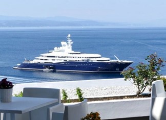 Σκιάθος: Νωρίς μας ήρθε φέτος ο σεϊχης του Κατάρ