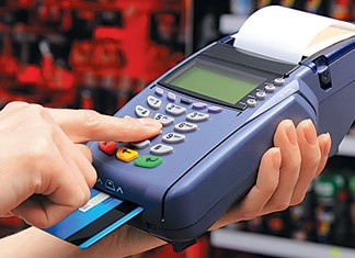 To πλαστικό χρήμα αποκαλύπτει και τεκμήρια